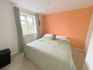 Campernell Close- click for photo gallery